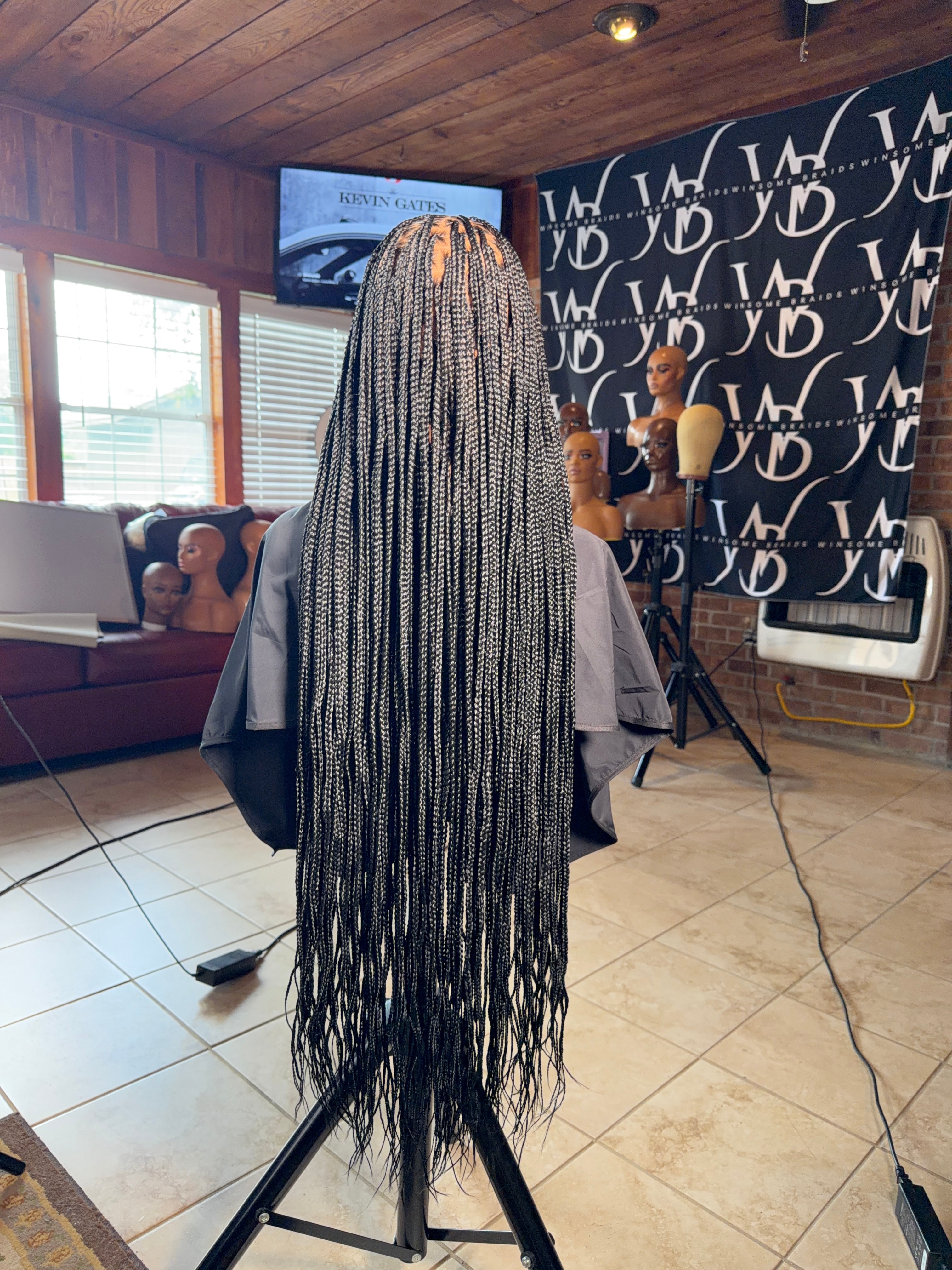 Knotless