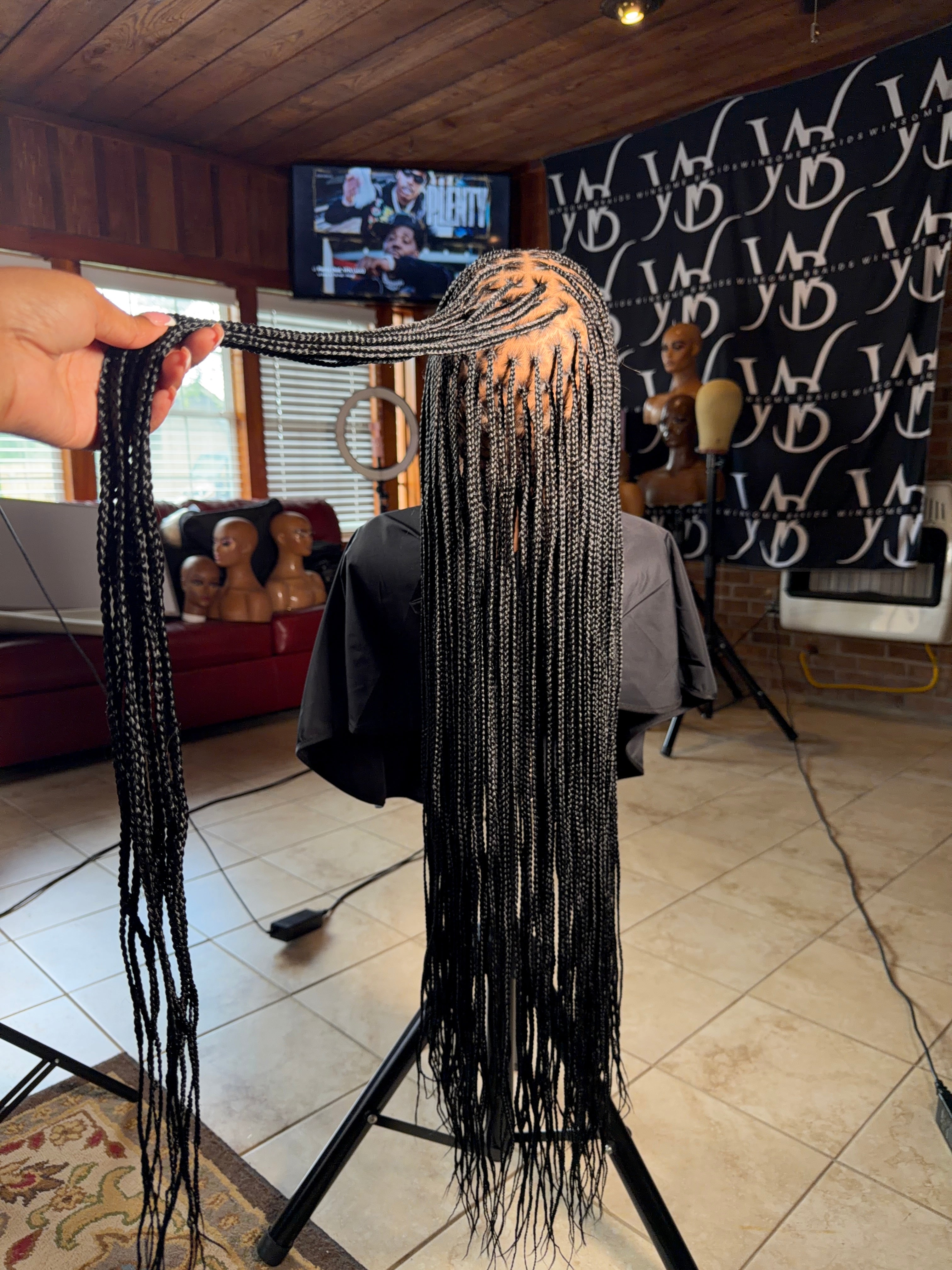 Knotless